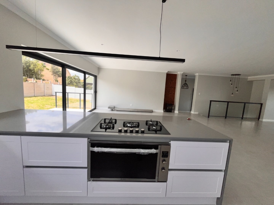 3 Bedroom Property for Sale in Wavecrest Eastern Cape